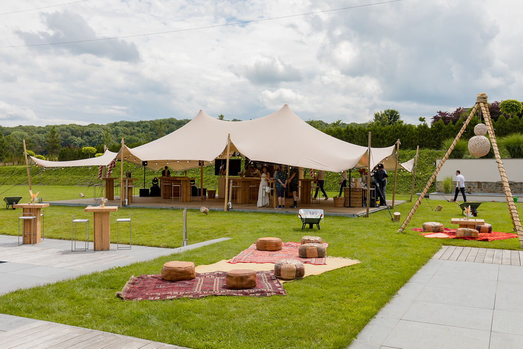 Bien dimensionner sa tente pour une soirée entre amis